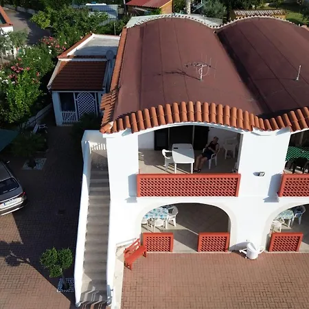 Villa Vieste 비에스테